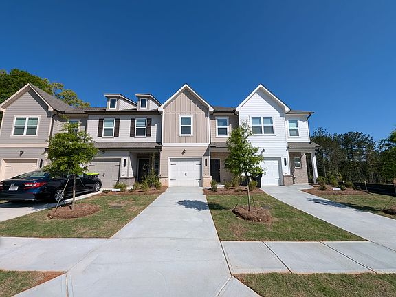 3rd image of 136 Hazel Dr