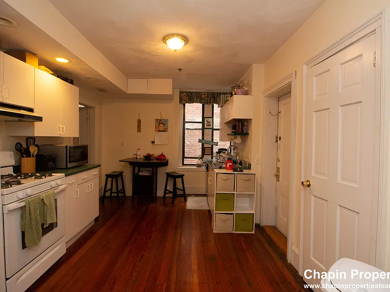 209 Washington St #4 — Photo 9