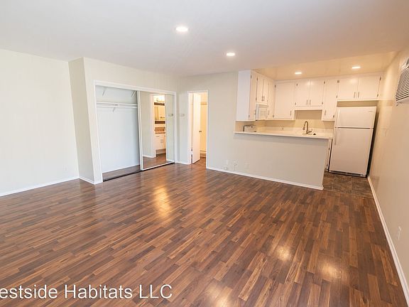 3rd image of 15286 Sutton St #101