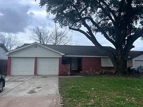 19310 Leafwood Ln Photo 1