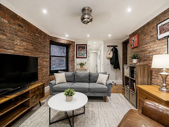 2nd image of 25 Grove St APT 2