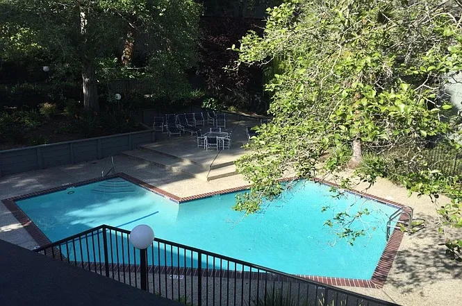 121 Piccadilly Pl #C — Photo 18