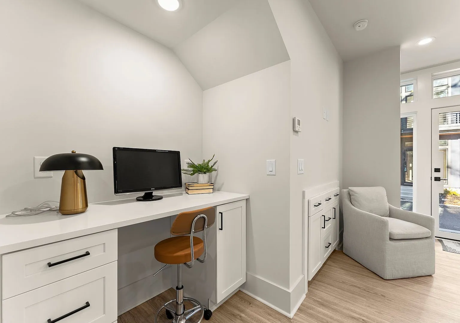 521 Washington Street — Photo 4