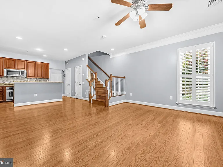 2392 Brookmoor Ln — Photo 4