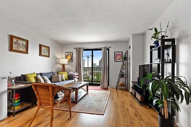 401 S 1st St #611 — Photo 4