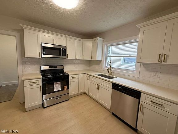 4th image of 1278 W 102nd St
