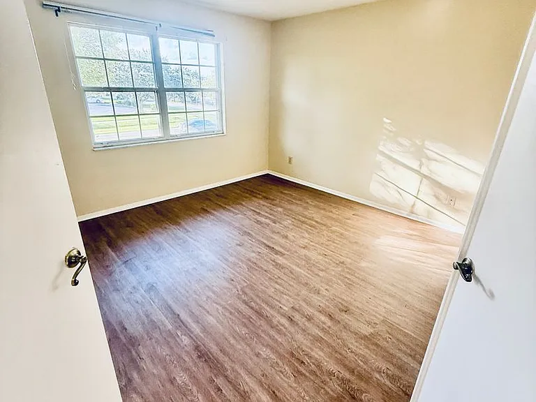 915 Sonesta Ave NE #203 — Photo 16