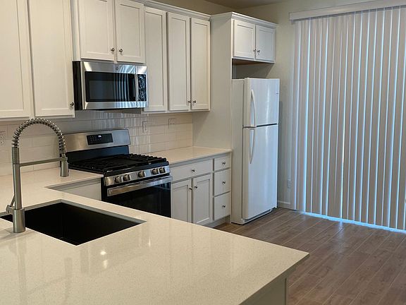 4th image of 2270 Zinfandel Ln