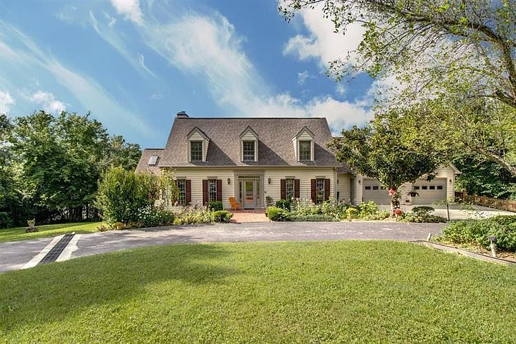 1st image of 75 Riverbend Dr