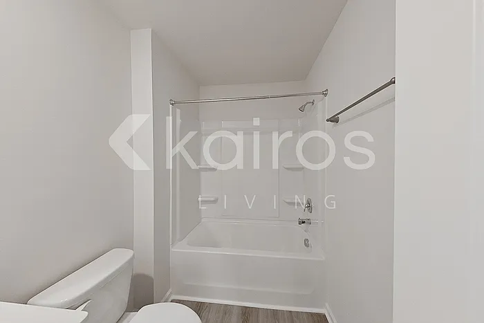 134 Inez Ave — Photo 12