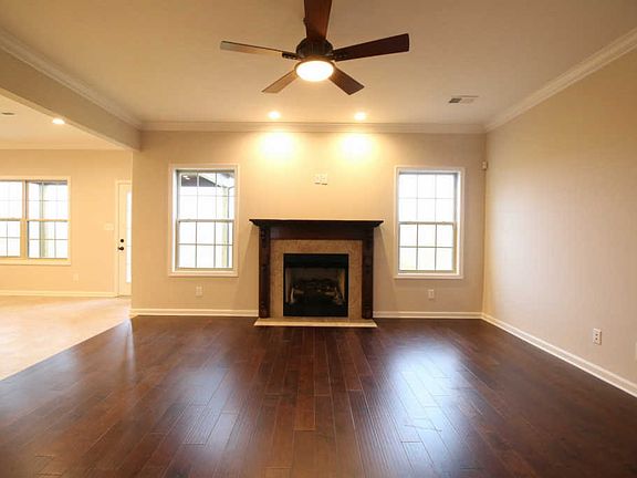 5th image of 462 Summerfield