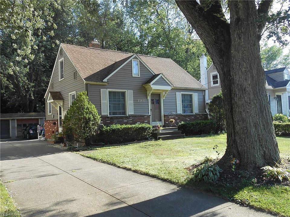 1st image of 23937 Frank St