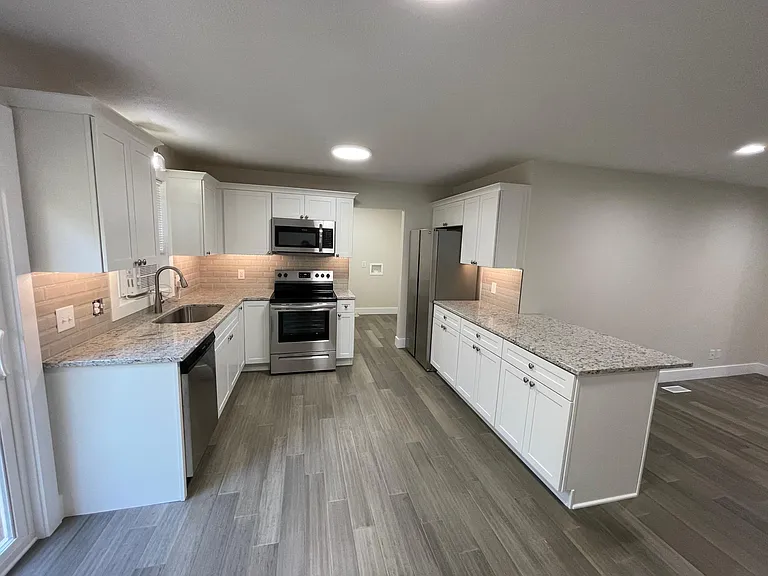 15118 Hickory St — Photo 1