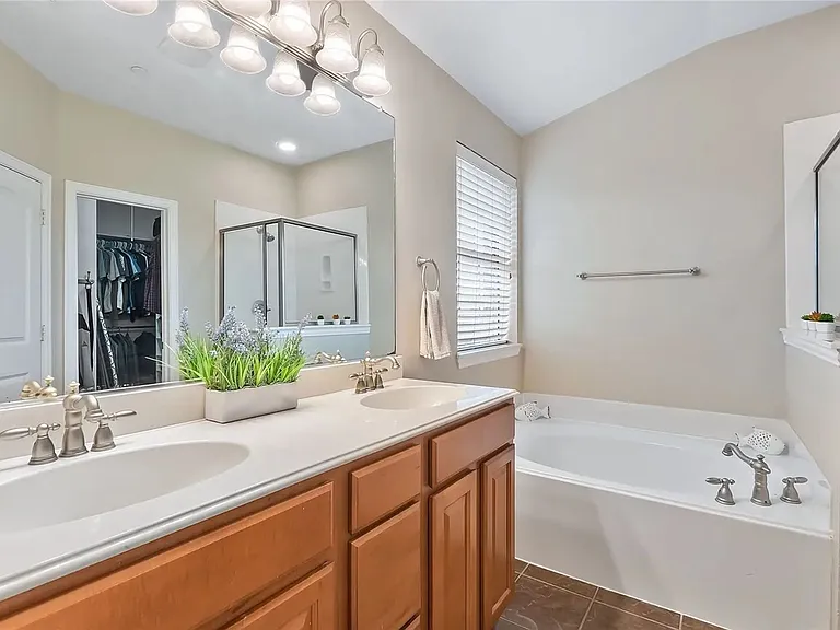 1347 Chase Ln — Photo 23