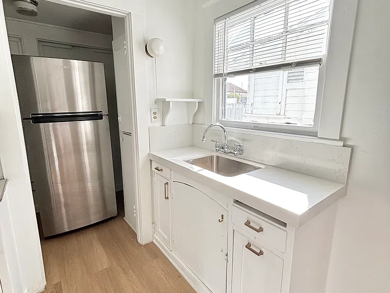 233 W 8th St #233 — Photo 3