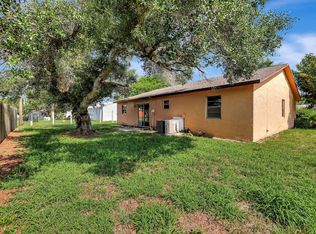 916 SE 8th St, Stuart, FL 34994