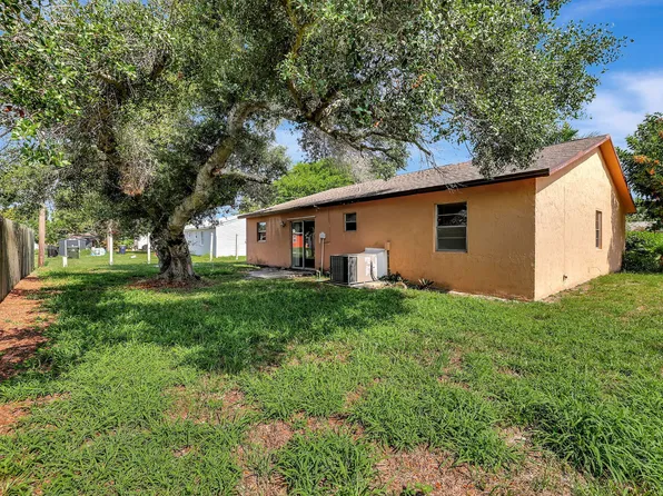 916 SE 8th Street, Stuart, FL 34994