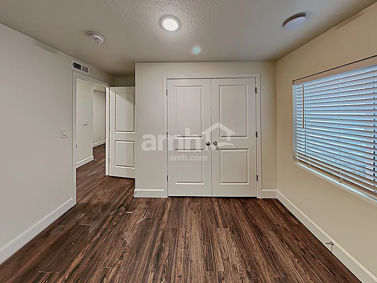 4404 N Poplar St — Photo 17