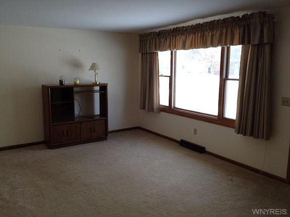 5th image of 111 Sunnyside Dr