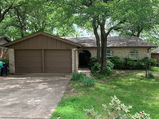1st image of 1112 Pin Oak Dr