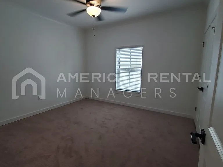 4676 Casablanca Dr — Photo 16