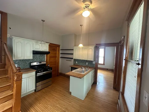 453 Wheeler St N, Saint Paul, MN 55104