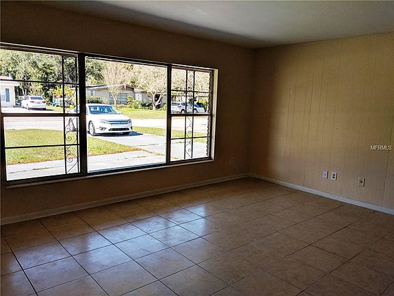 5th image of 915 Skyview Dr