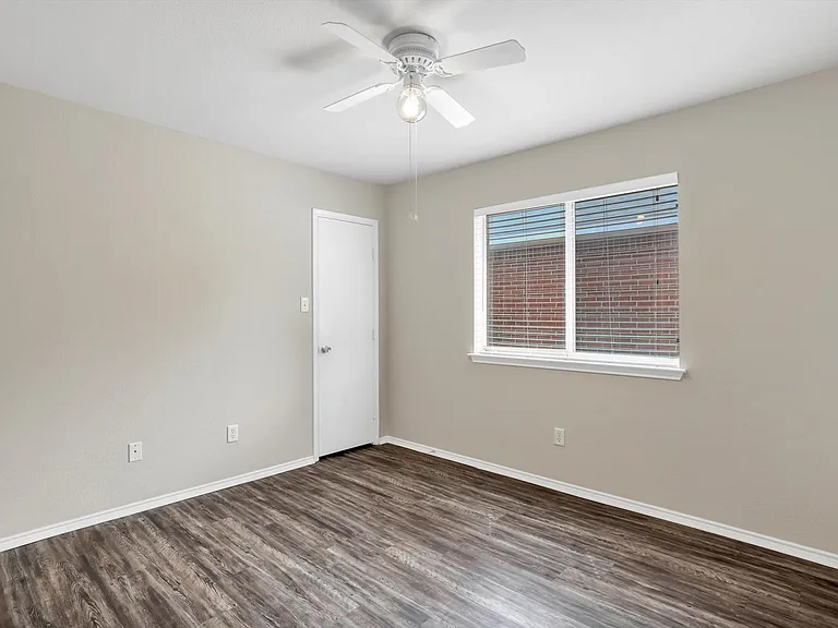 9641 Olivia Dr — Photo 22