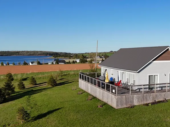 50 Sunset Ln, Grenville Parish, PE C0B 1M0