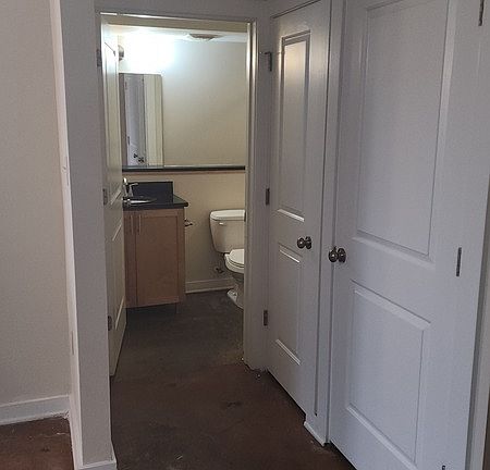 3rd image of 301 N Dunlop St #106