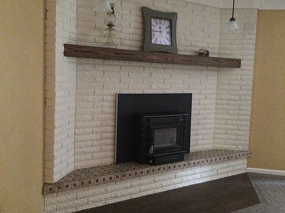 3rd image of 862 Greenway Dr