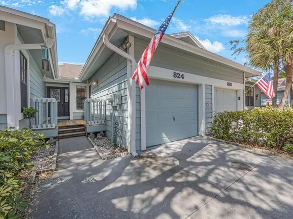 824 Amelia Ct NE, Saint Petersburg, FL 33702
