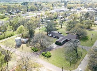 203 McLean St, Omaha, TX 75571