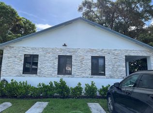 423 NW 32nd Pl, Miami, FL 33125