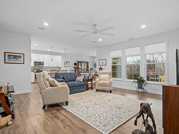 5th image of 2165 Kings Walk Dr