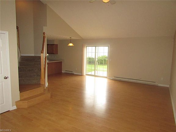 3rd image of 4659 Creekside Dr