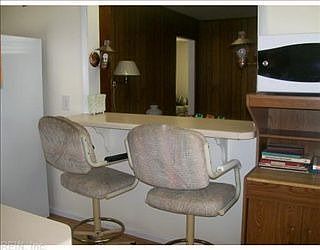 4th image of 2216 Greenwood Dr