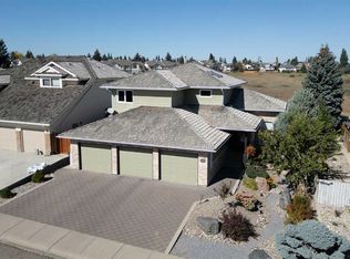 209 S Coachwood Point W, Lethbridge, AB T1K 6A7