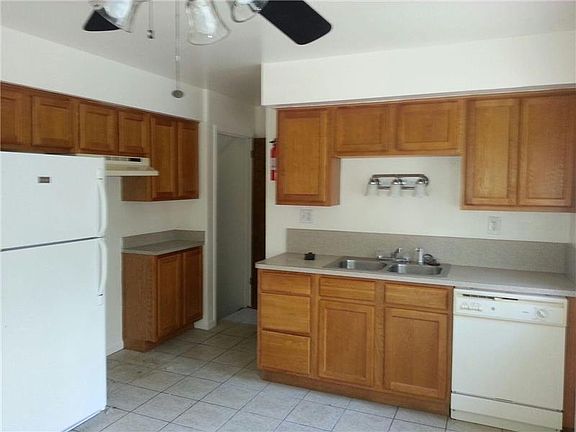 3rd image of 37134 Jefferson Ave