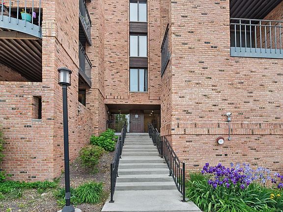 2nd image of 1906 E Shorewood BOULEVARD #259