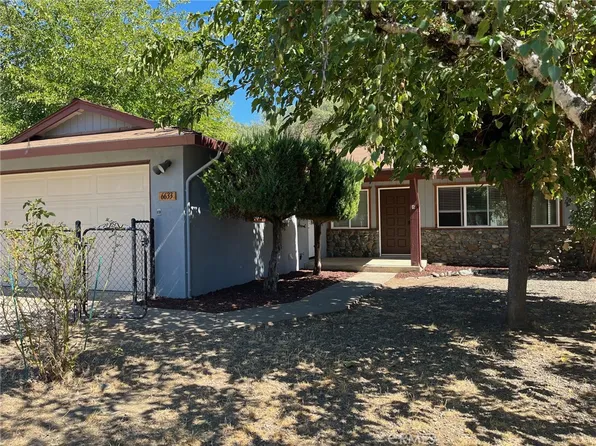 6633 Victoria St, Lucerne, CA 95458