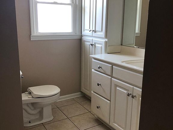 5th image of 3424 Queens Way