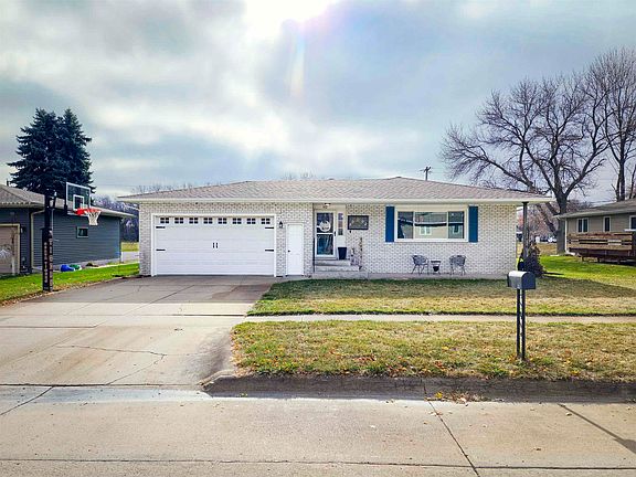 2nd image of 702 E Prospect Ave