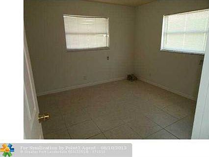 5th image of 259 NE 6th Ave