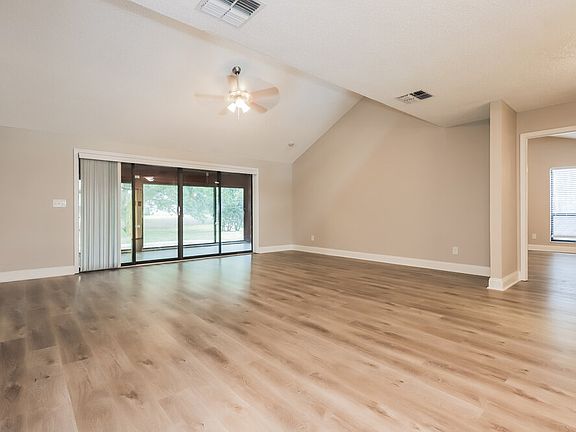 3rd image of 34438 Cedarfield Dr