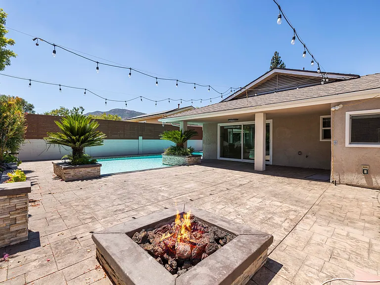 1808 Fern Ln — Photo 35