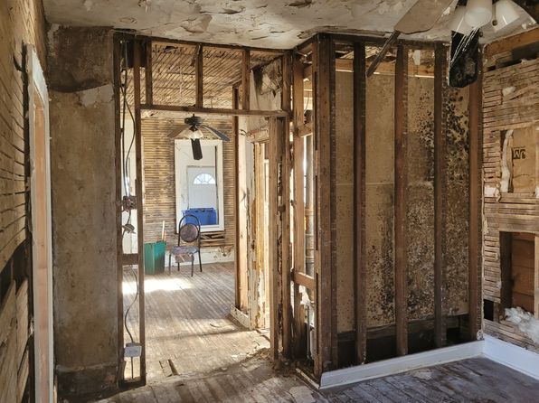 chicago-illinois-2143187561 picture