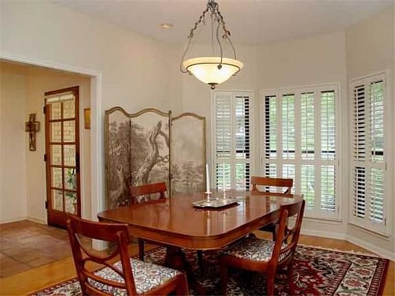 5th image of 3115 Eaneswood Dr