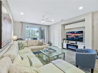 4883 Hampshire Ct APT 102, Naples, FL 34112