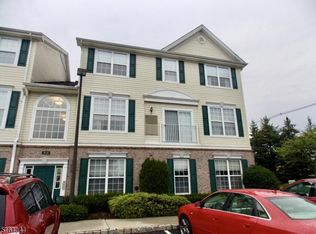 15 Limerick Ln, Phillipsburg, NJ 08865